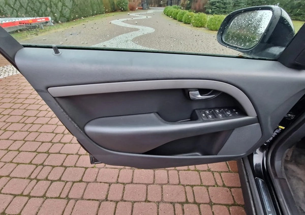 Volvo V70 cena 25777 przebieg: 235000, rok produkcji 2008 z Złoczew małe 277